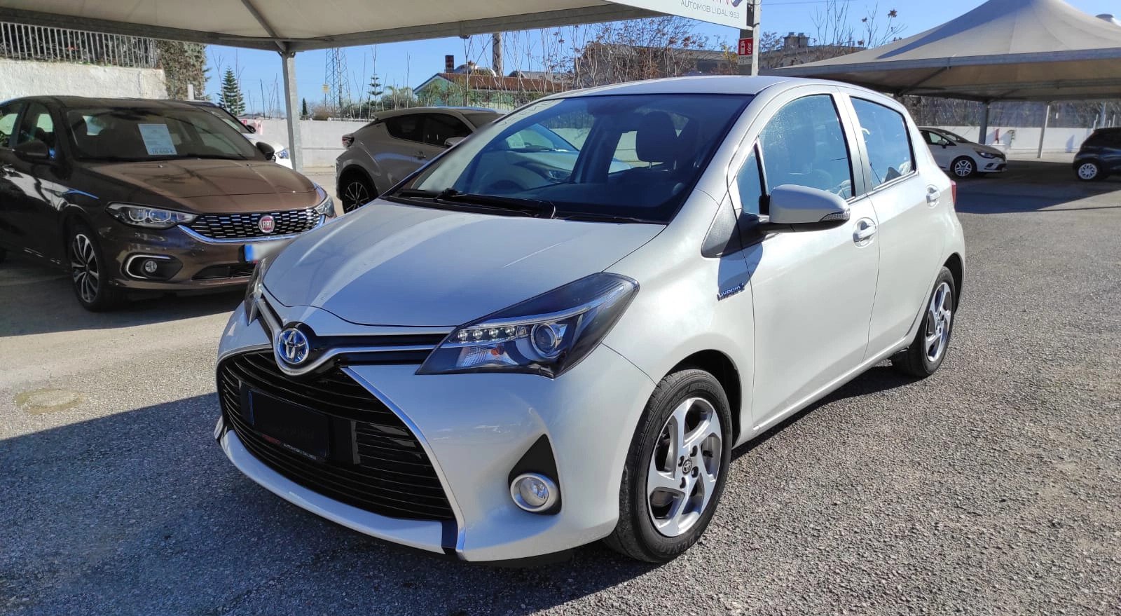 TOYOTA YARIS HYBRID 