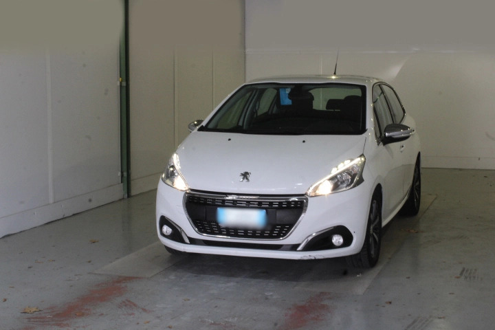 PEUGEPT 208