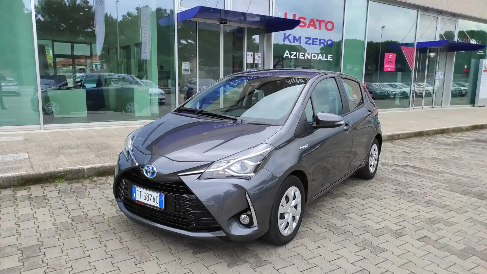 TOYOTA YARIS HYBRID 