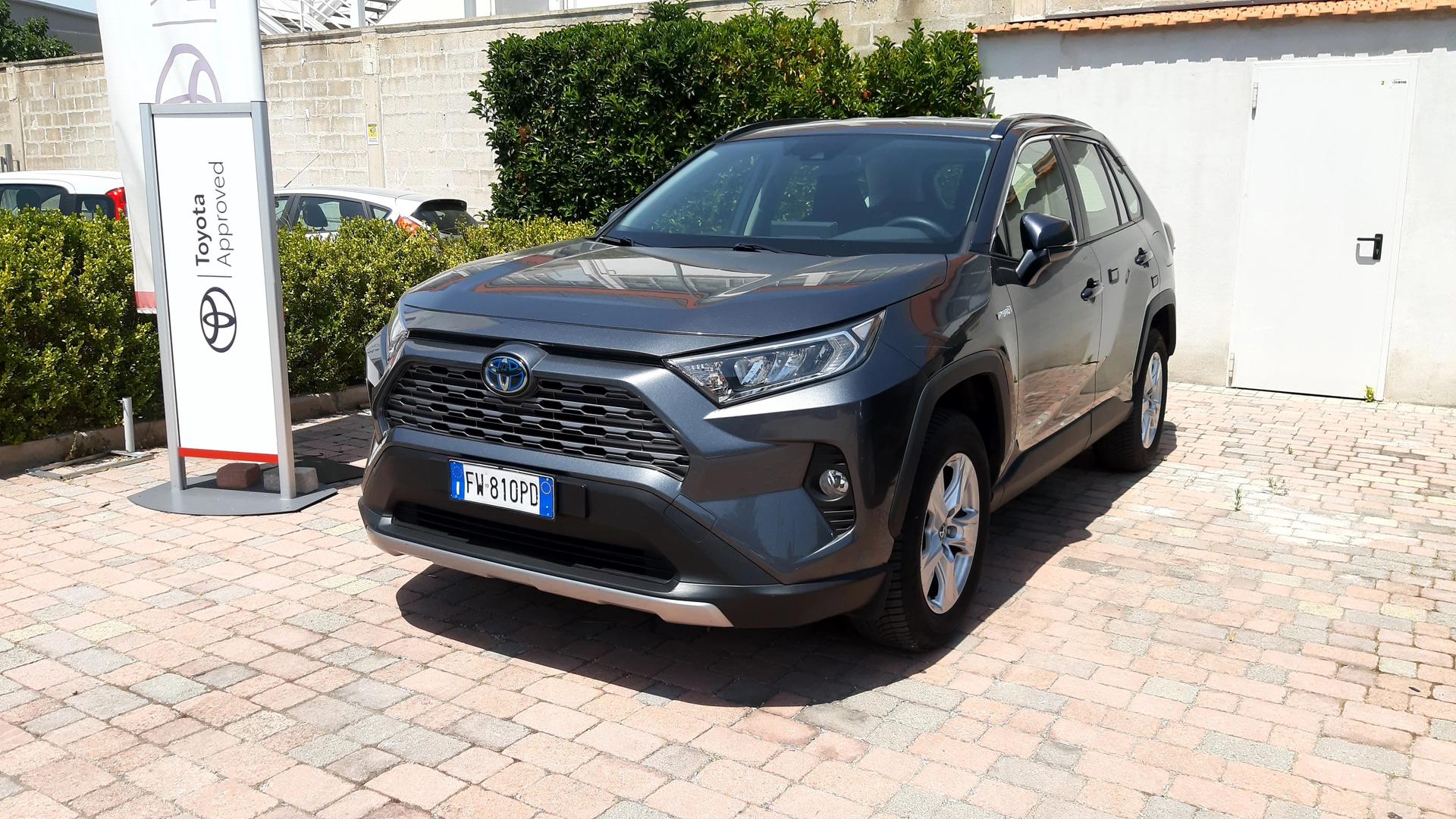 TOYOTA RAV4 HYBRID 