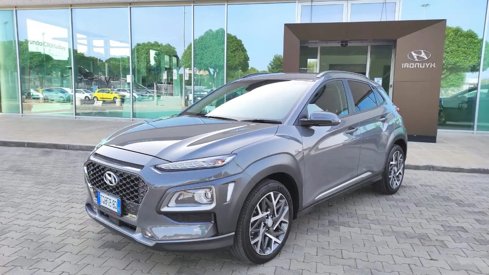 HYUNDAI KONA