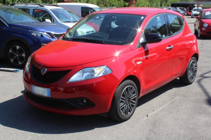 LANCIA YPSILON HYBRID 