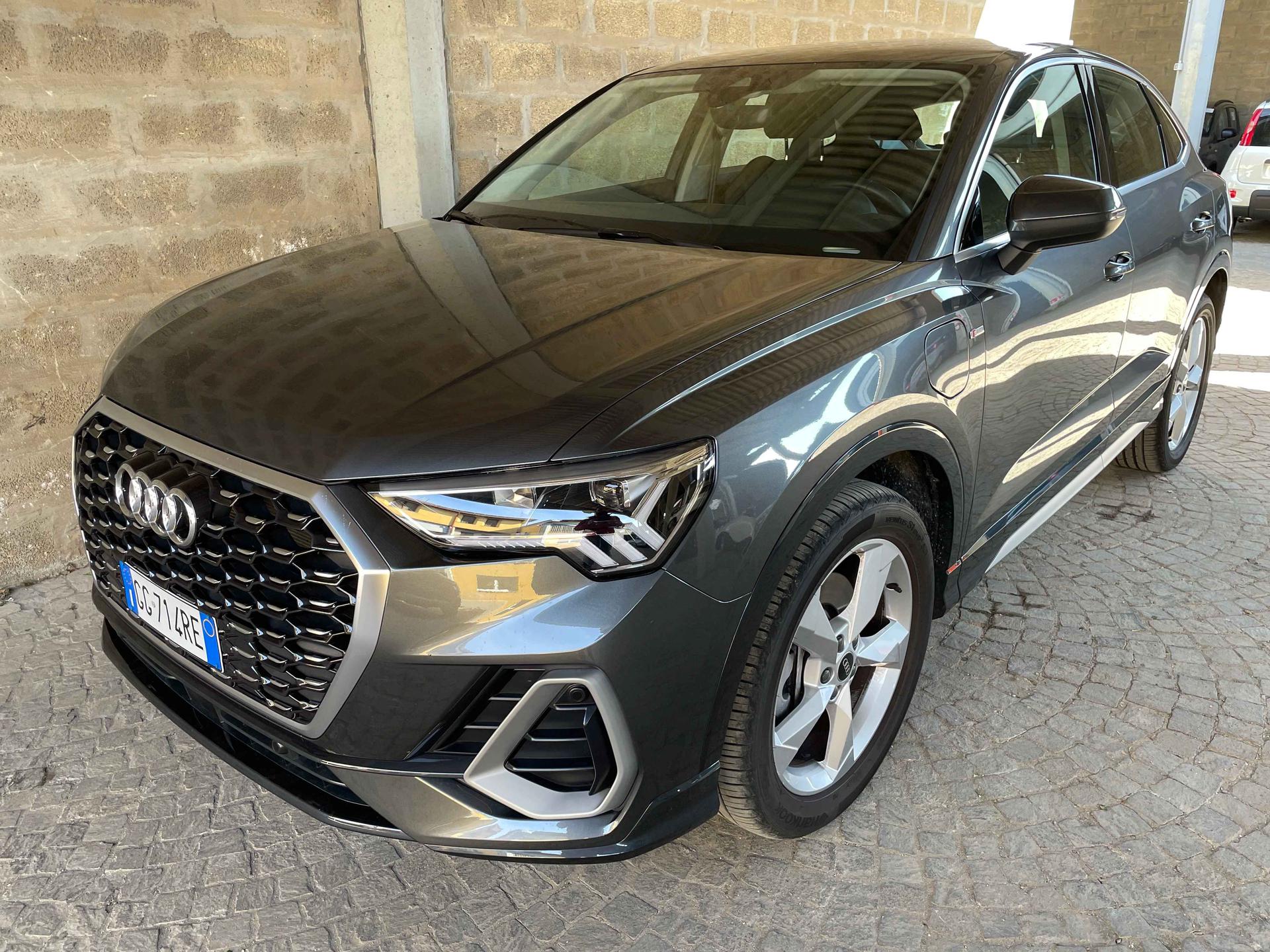 AUDI Q3