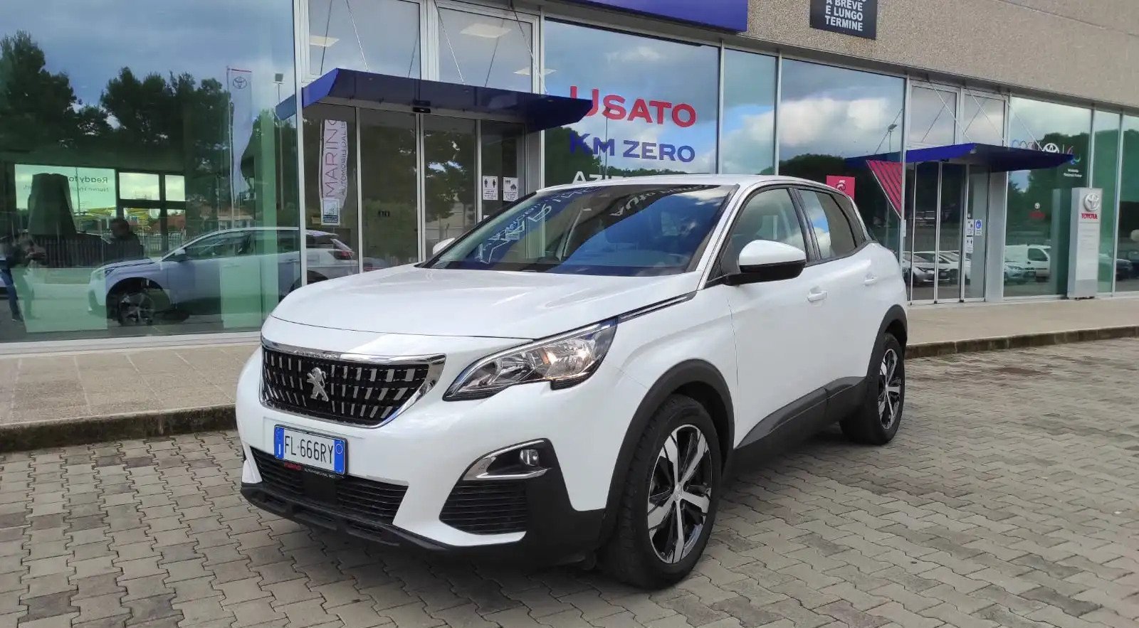 PEUGEOT 3008 