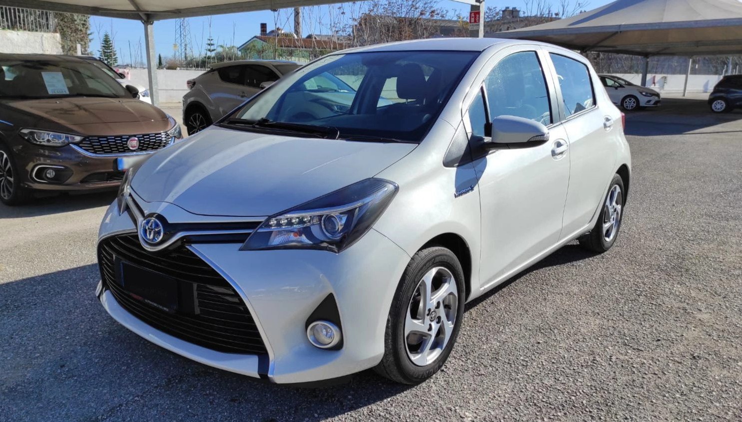 TOYOTA YARIS HYBRID 